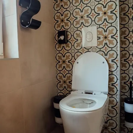 Tinel Han/Misafirhane *